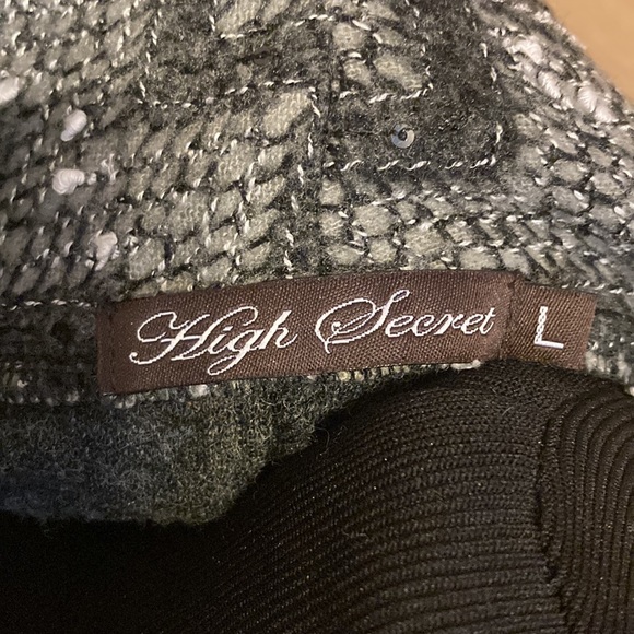 Tunic - Picture 2 of 2